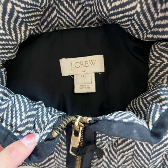 J. CREW Factory Women Black Chevron Quilted Lined Vest Full Zip Pockets Size XSS - Picture 4 of 5
